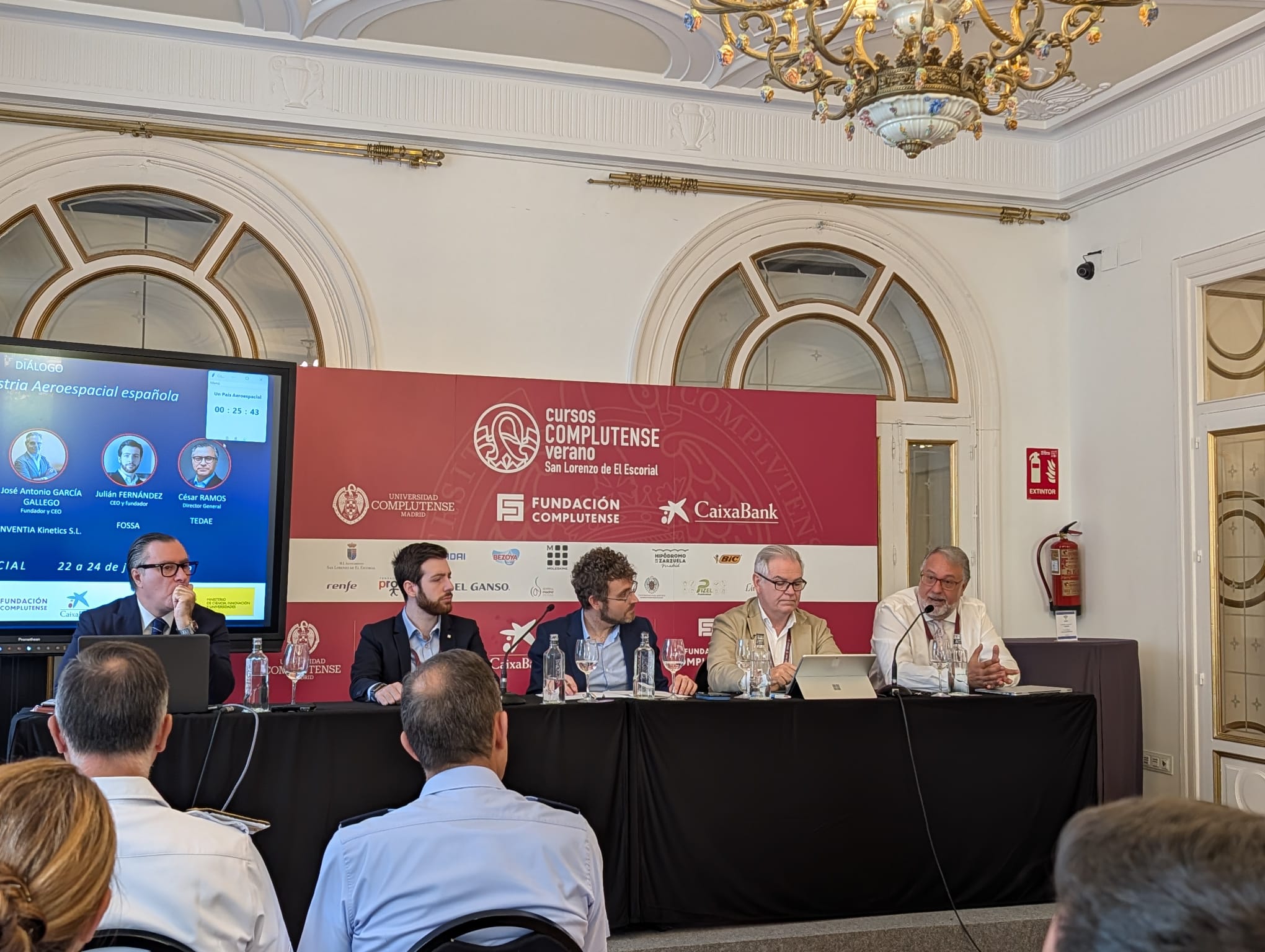 José Luis García junto a los astronautas españoles, El Escorial